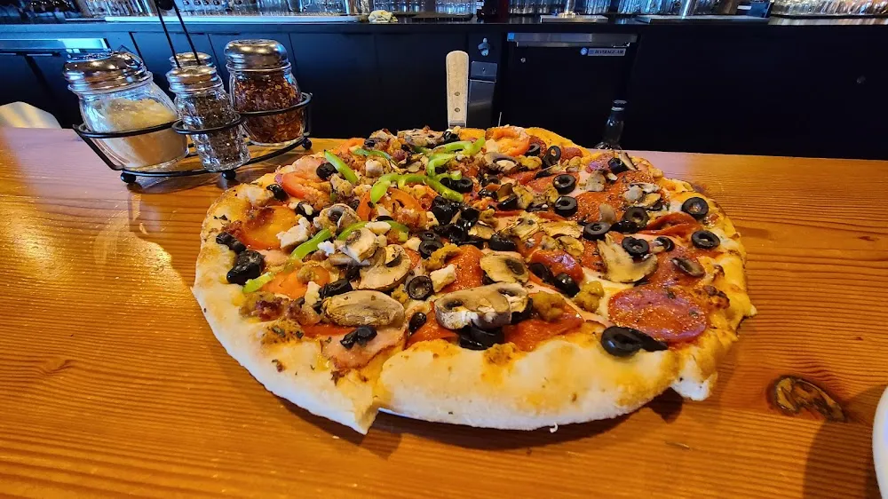 Medium 1 2 Kitchen Sink 1 2 Pugent Pounder Pizza